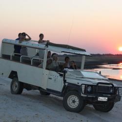 Offenes Safari Fahrzeug 