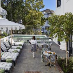 Cape Cadogan Poolliegen 