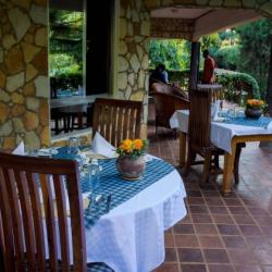 Dining in der Country Lodge Karatu in Tansania 