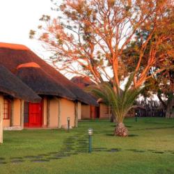 Chalets an der Frans Indongo Lodge