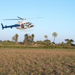Rundflug im Helikopter über dem Okavango Delta