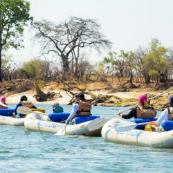 Kanufahrt auf dem Zambezi