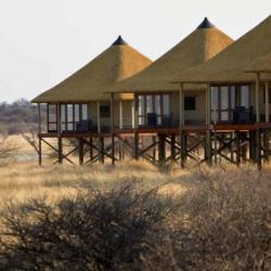 Das Onkoshi Camp am Rand der Etosha Pan 