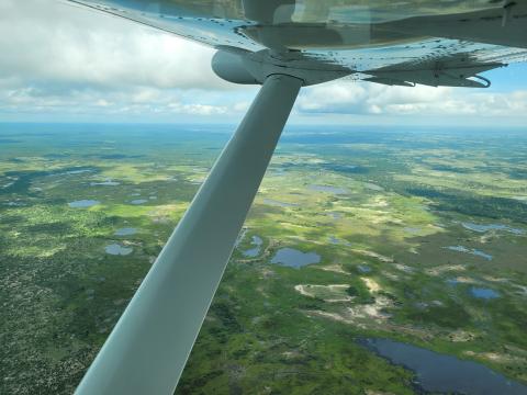 Flug über das Okavango Delta