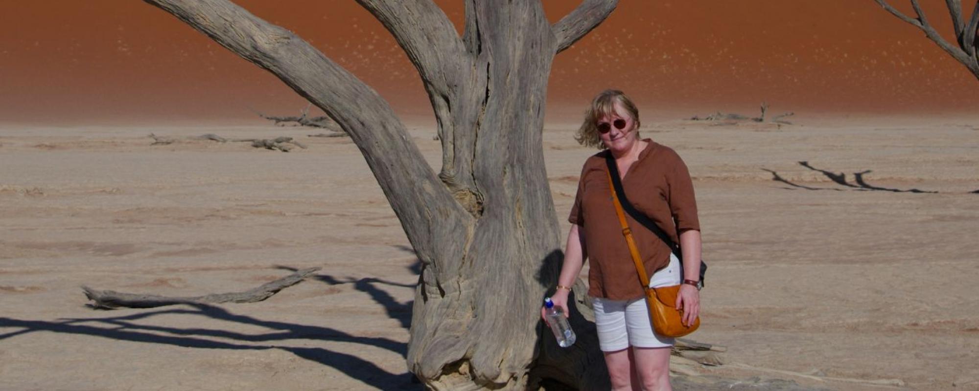 Stefanie Zimmermann im Deadvlei in Namibia